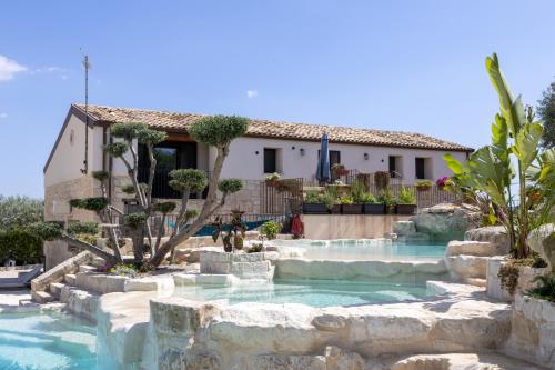 Oasi Mandrevecchie - carbon neutral hotel in Giarratana