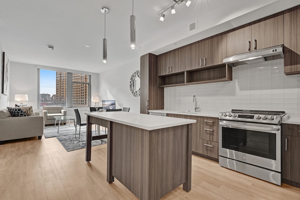 Global Luxury Suites Crystal City - photo 53