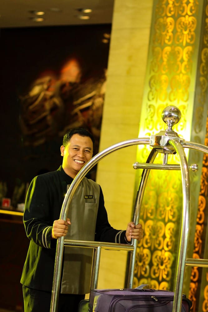 Cambridge Hotel Medan — Medan — photo 4