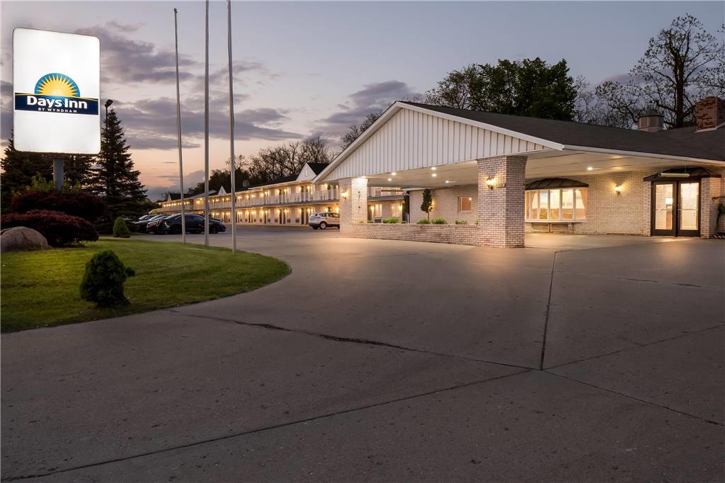 Days Inn by Wyndham Whitmore Lake Ann Arbor Brighton - photo 6