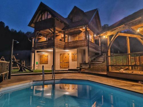 Oak House Mrežnica — 4-Star Luxury Hotel in Duga Resa, Croatia