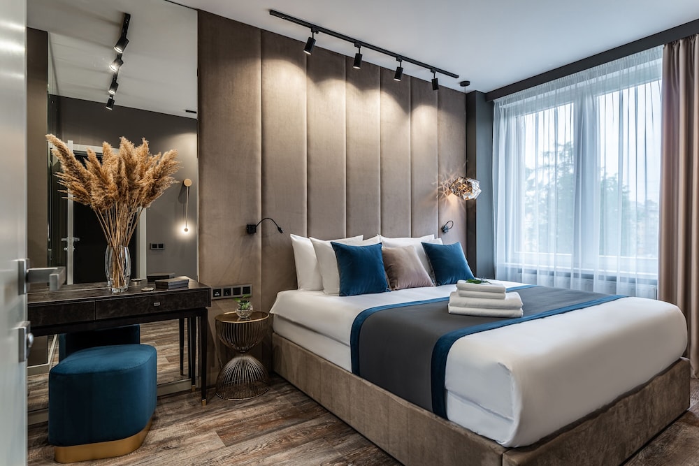 Links — 4-Star Luxury Hotel in Saint Petersburg, Russia
