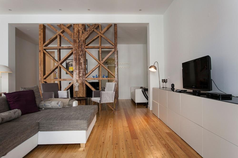 Downtown Brown by Homing — 4-Star Luxury Hotel in Lisbon, Portugal