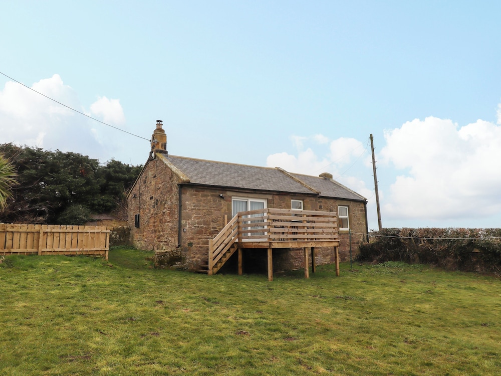 Henhill Lodge — 4-Star Luxury Hotel in Berwick-Upon-Tweed, United Kingdom