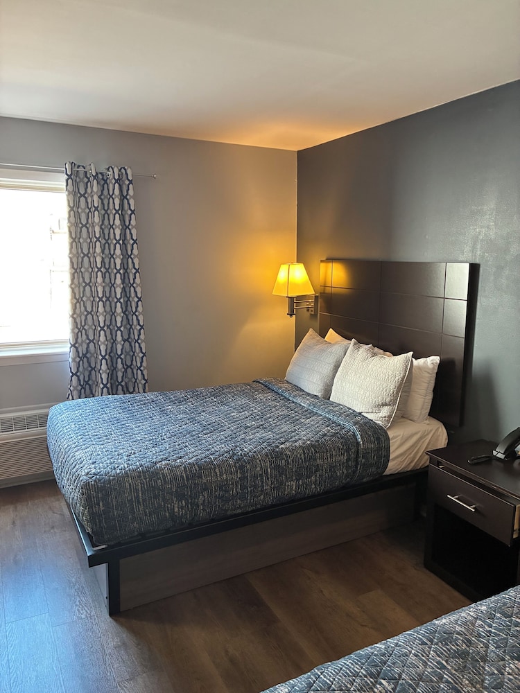 Mainstay Inn - photo 31