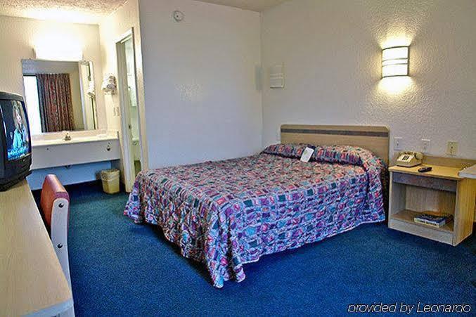 Motel 6 Huntsville Madison - photo 5