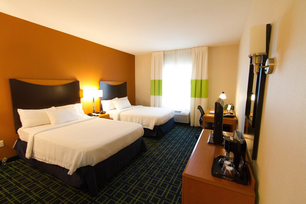 Fairfield Inn & Suites by Marriott Santa Maria - photo 4