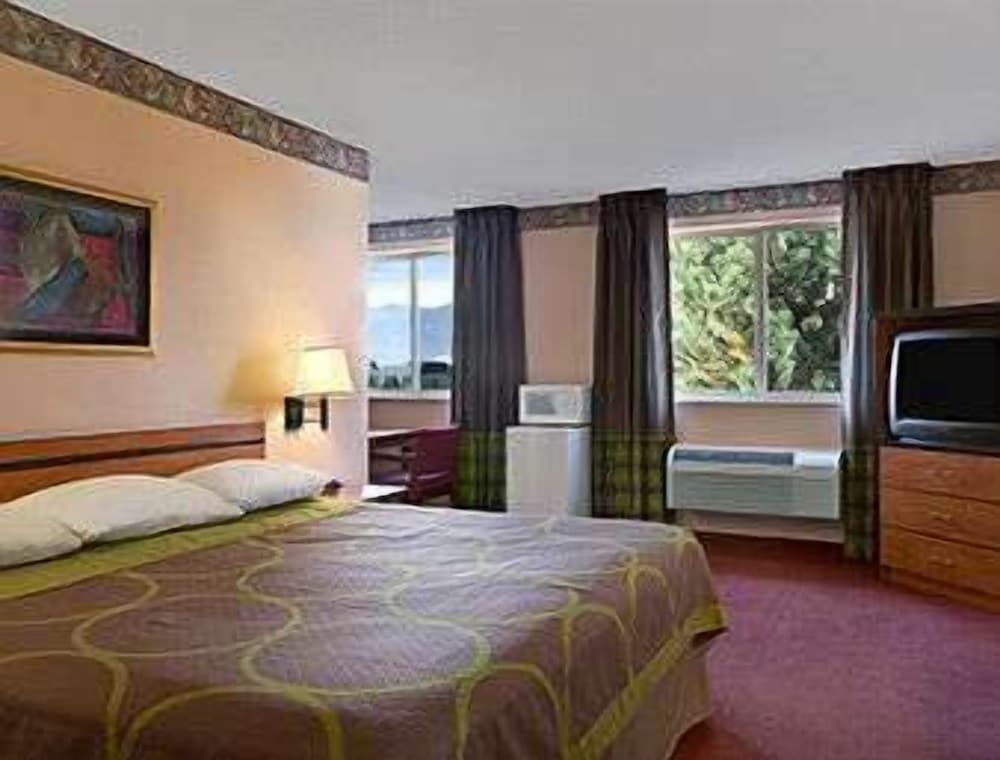 Super 8 by Wyndham Colorado Springs Airport - photo 7