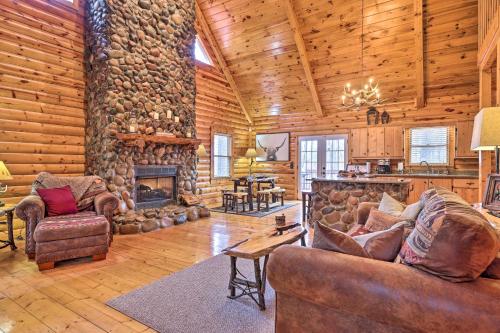Sleeping Bear Cabin in Coosawattee Resort in Ellijay, United States