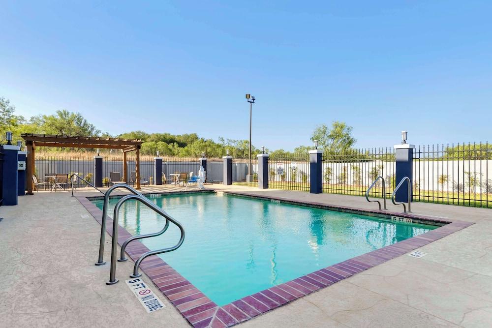 Best Western Plus Pleasanton Hotel - photo 21