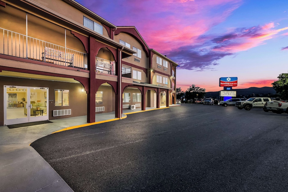 Surestay Plus Hotel By Best Western Silver City — Meriden