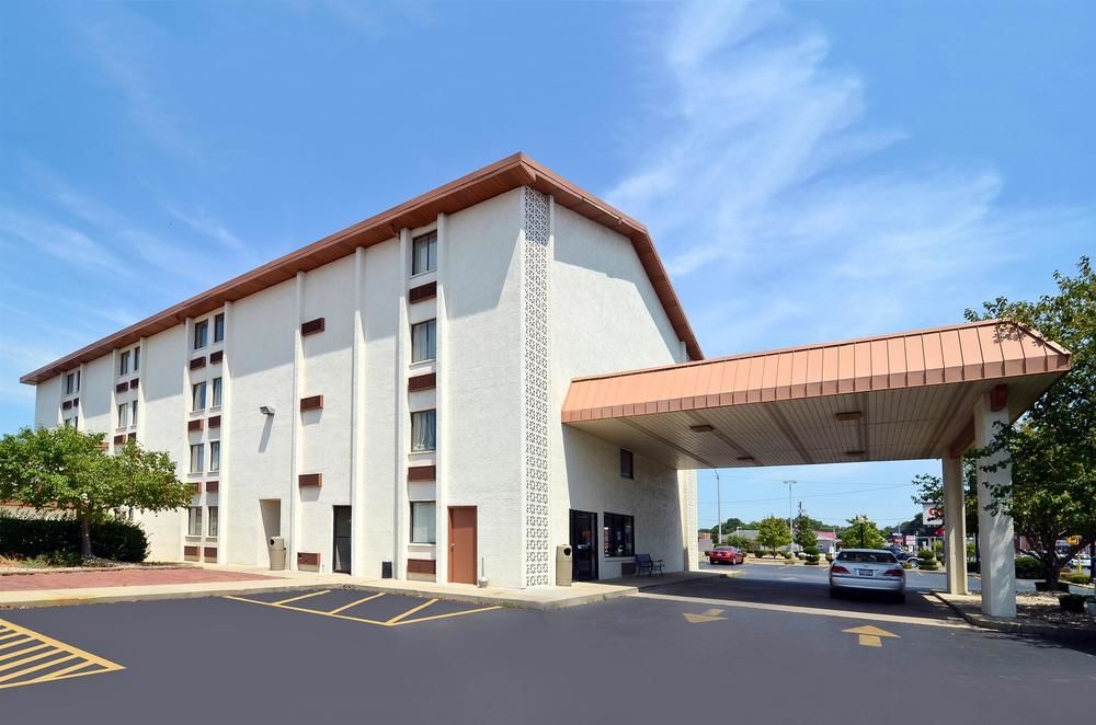 Americas Best Value Inn Bell Tower - photo 27
