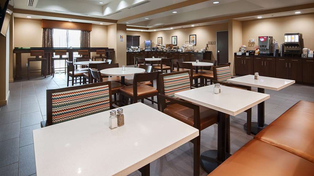 Best Western Plus Elmendorf Hotel San Antonio Hotel - photo 6