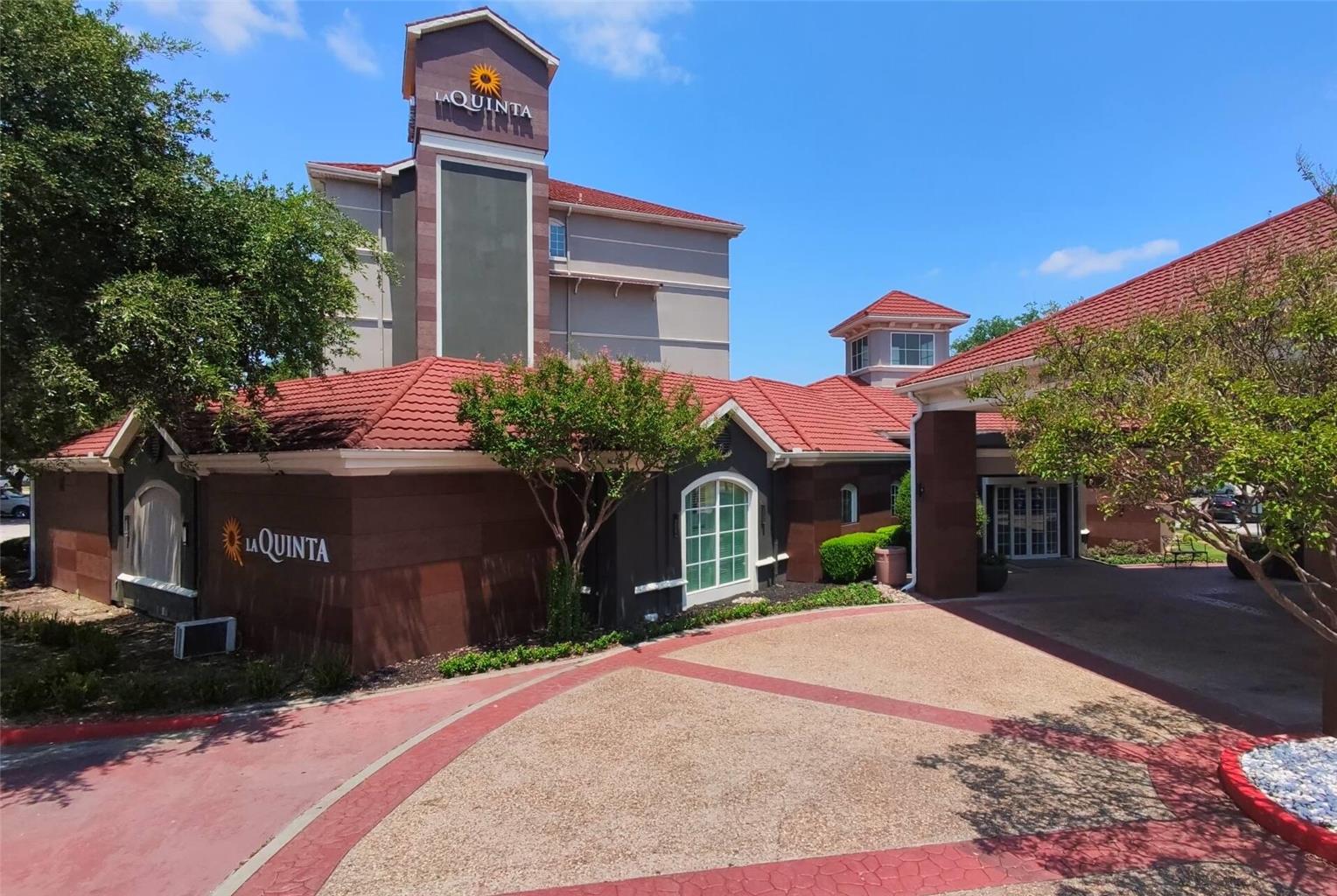 La Quinta Inn & Suites by Wyndham Dallas Arlington South - photo 4
