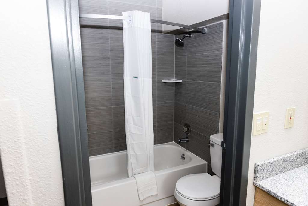 Days Inn by Wyndham Cincinnati East - photo 16