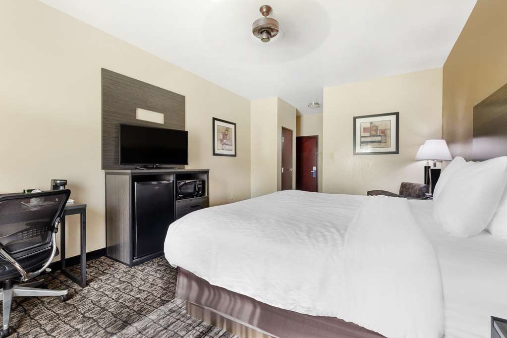 Best Western Carthage Inn & Suites - photo 12