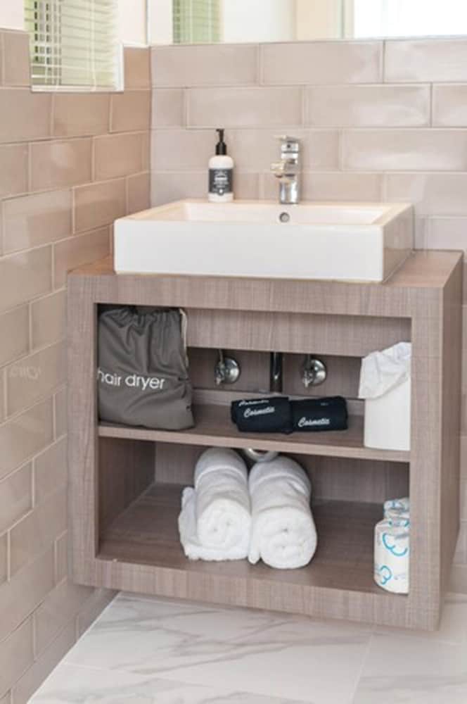 Luxuri Suites - photo 101