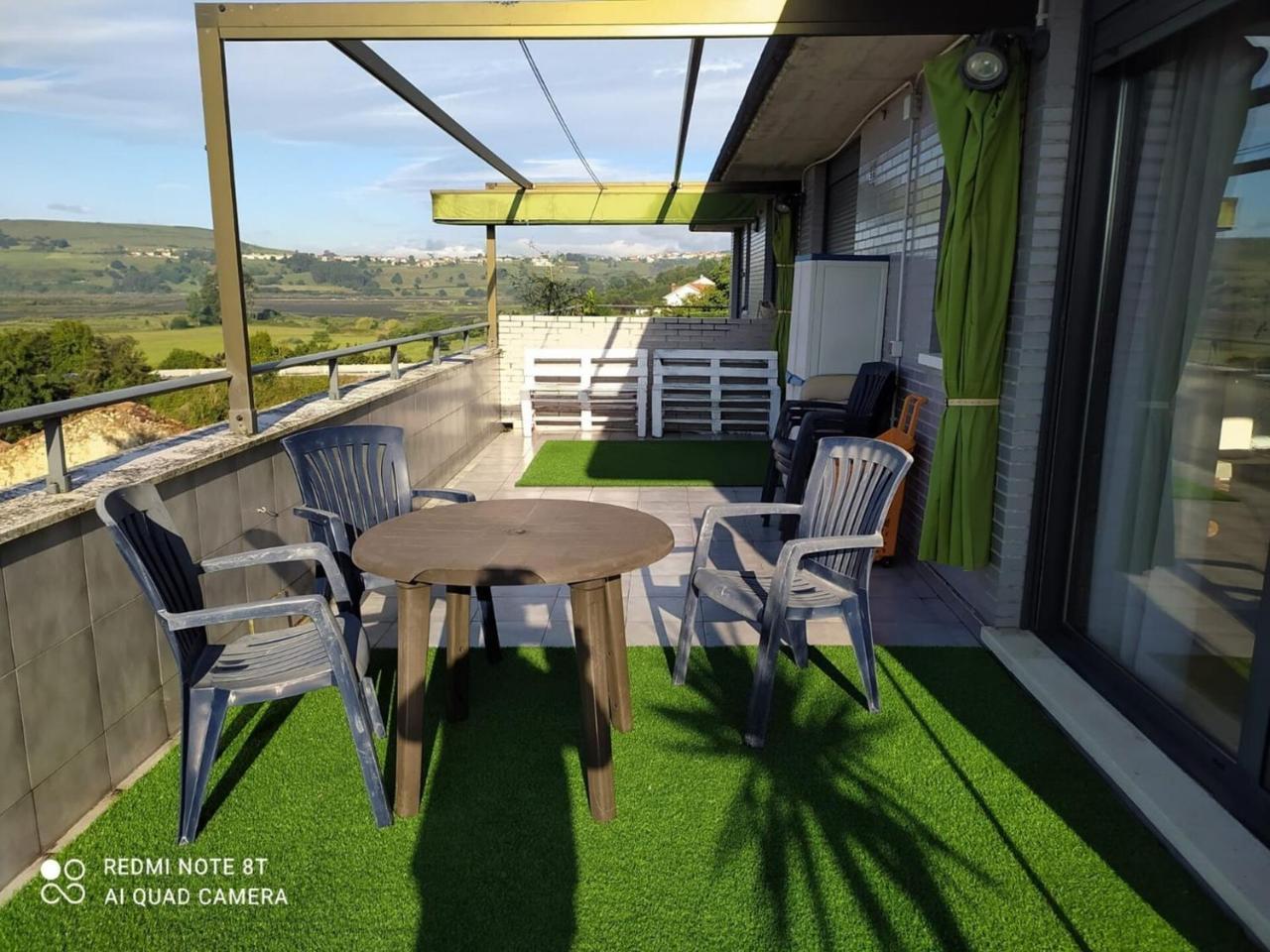 Atico Con Gran Terraza Y Vistas En Cudon — Miengo