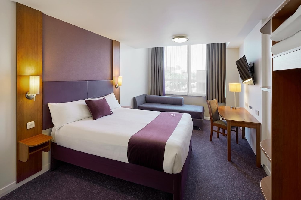 Premier Inn Barnsley Central M1 J37 — Barnsley — photo 4