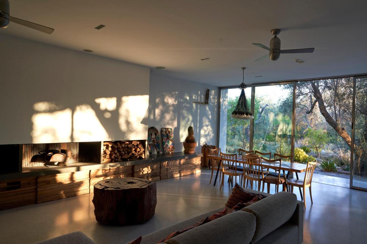 Elegant modern Villa in olive grove — 4-Star Luxury Hotel in Surano, Italy
