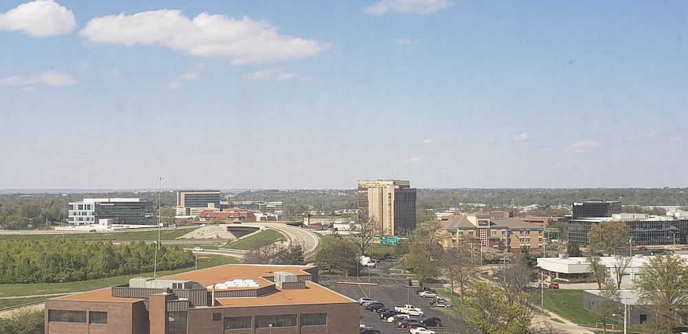 DoubleTree by Hilton St. Louis Westport - photo 57