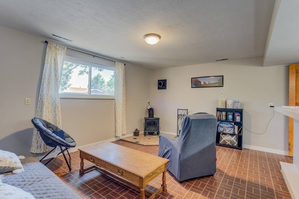 4BR Dog friendly Minutes to Garden of the Gods - photo 16