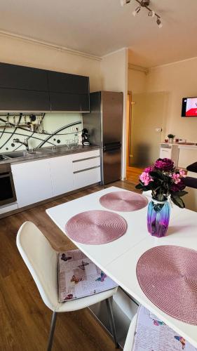 Sholiday Parter Cladire Noua Spatiu Modern And Parcare Privata 21744993 — Dumbravita