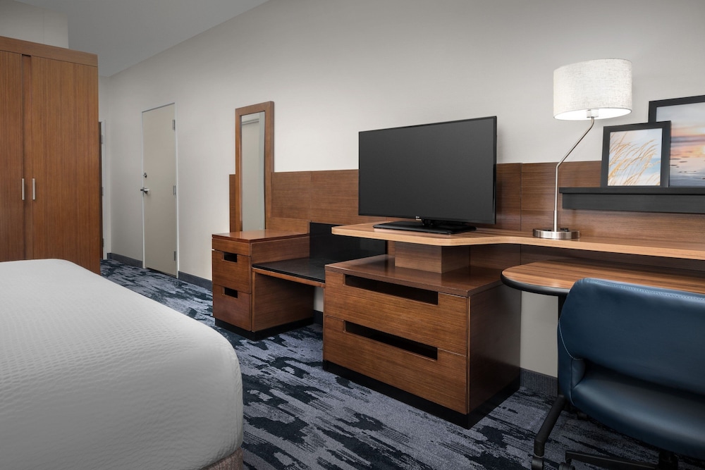 Fairfield Inn & Suites by Marriott Panama City Beach - photo 15