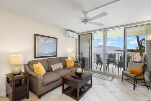RM403 Beachfront Spectacular Sunset Suite — 4-Star Luxury Hotel in Kihei, United States
