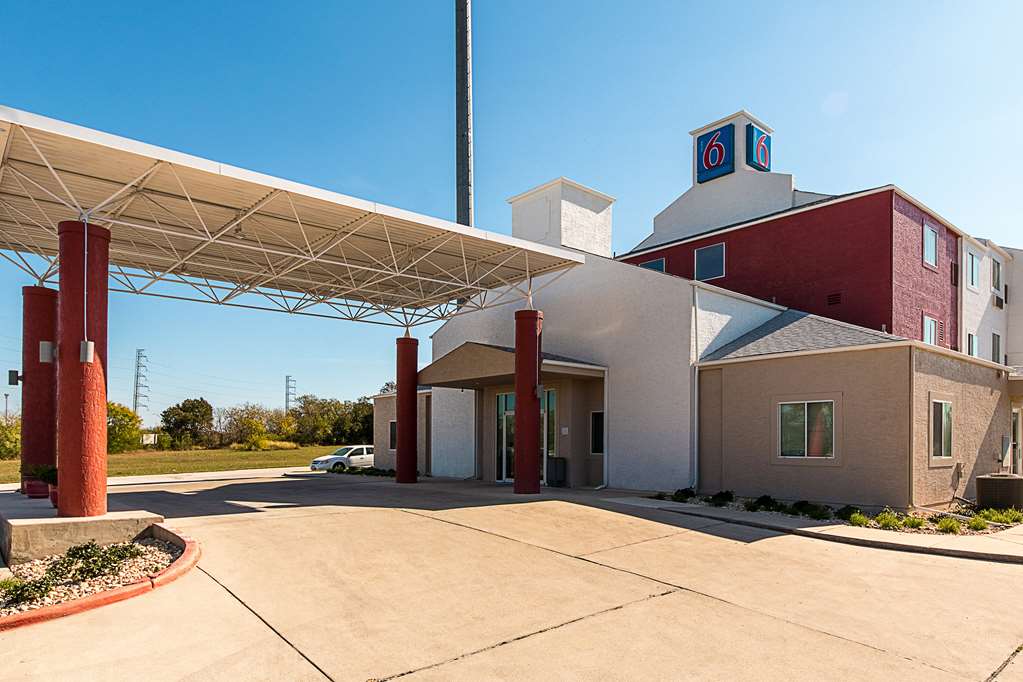 Motel 6 San Antonio TX Downtown Alamo Dome - photo 2