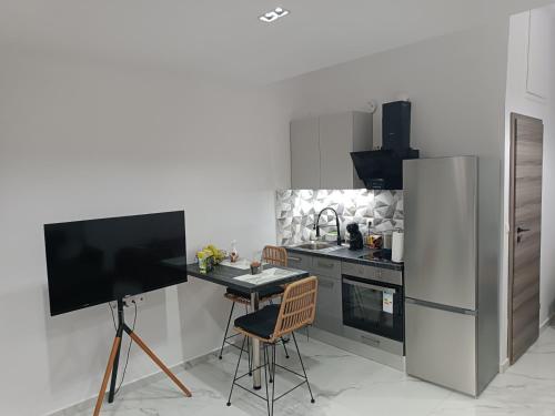 Heraklion Central Studio MaZa1 — 4-Star Luxury Hotel in Nea Alikarnassos, Greece
