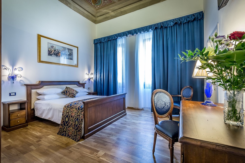 Homedo B&B — 4-Star Luxury Hotel in Florence, Italy