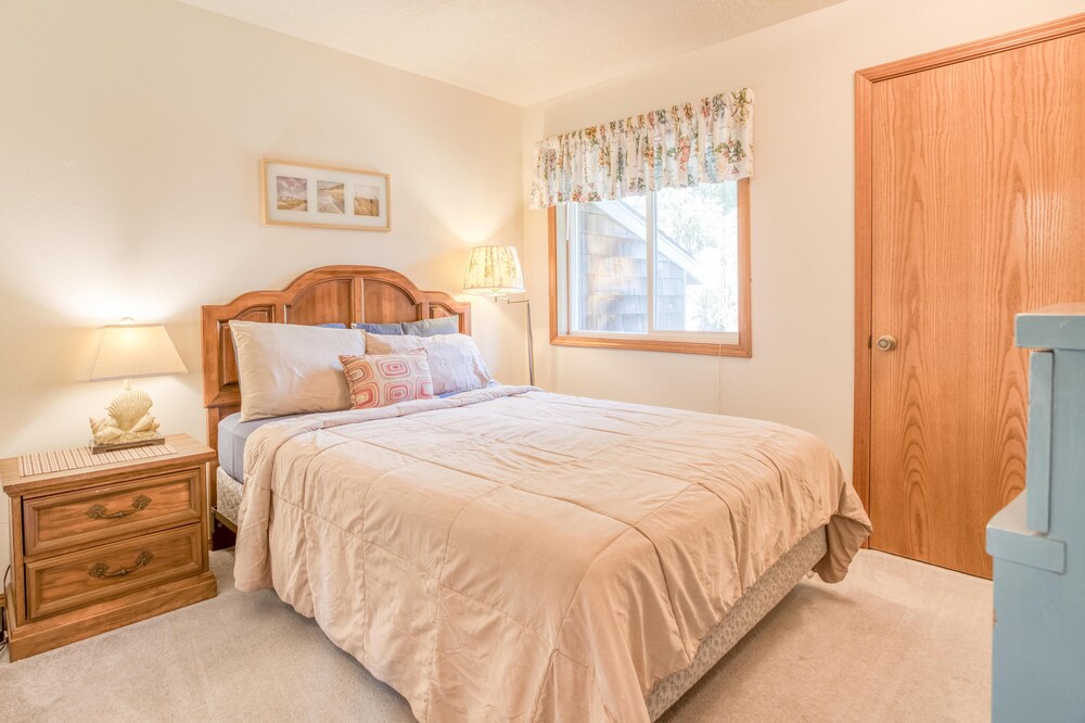 Peik's Place Lincoln City - photo 9
