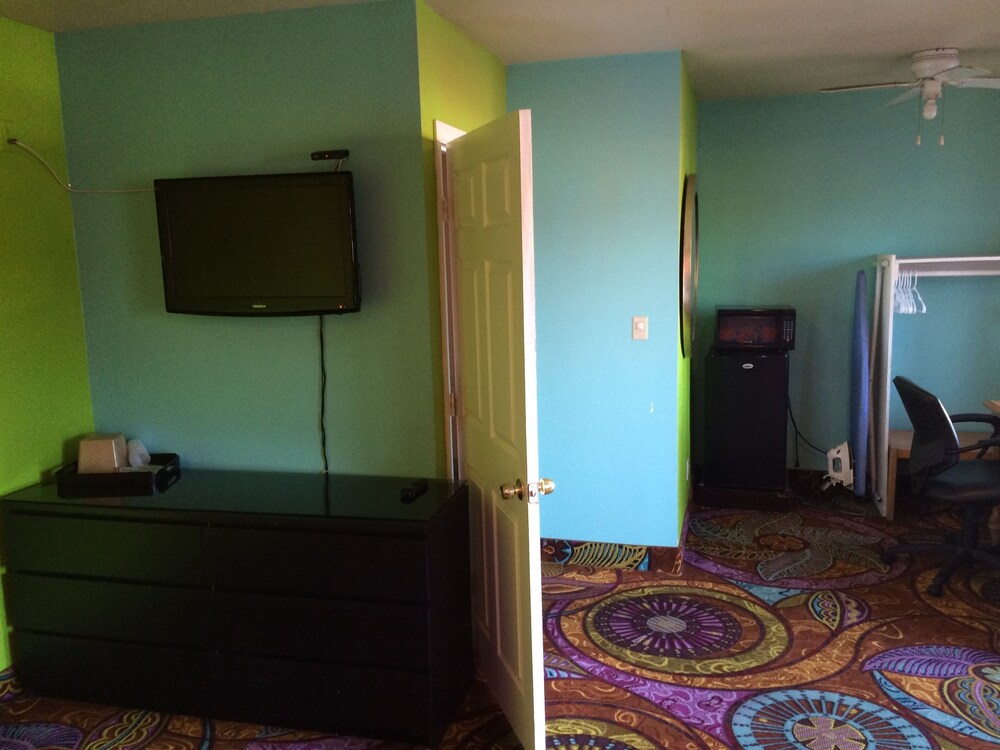 Long Beach Motel - photo 19