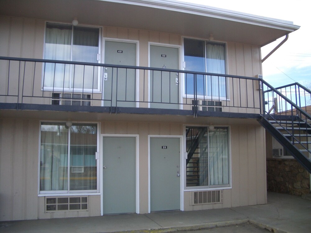 Laramie Valley Inn - photo 19