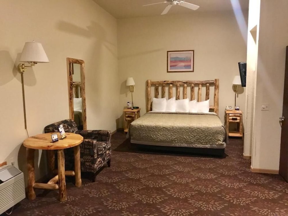 Super 8 by Wyndham Bridgeview of Mackinaw City - photo 23