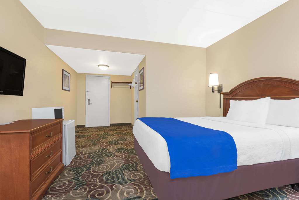 Travelodge by Wyndham Lima OH - photo 14