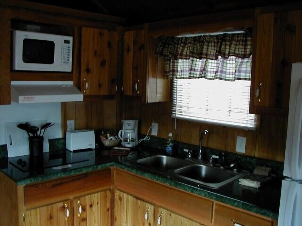 Edgewater Motel - photo 7