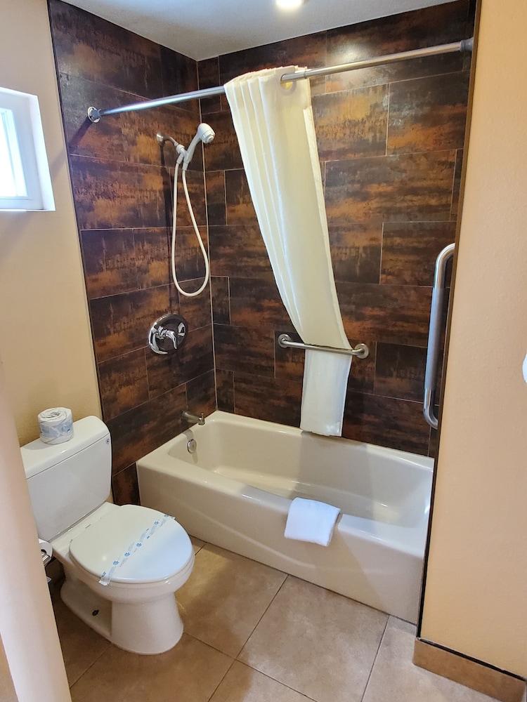 Colony Inn - photo 32