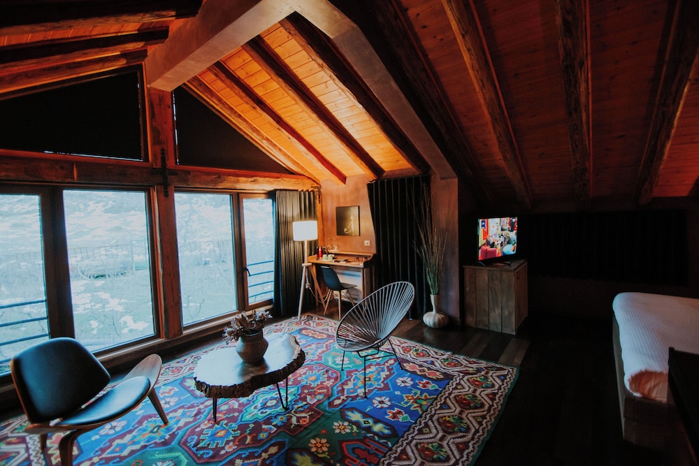 Dim’s Hotel & Restaurant in Korce, Albania