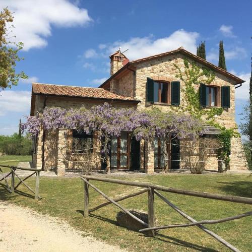 Villa Lavanda — 4-Star Luxury Hotel in San Venanzo, Italy