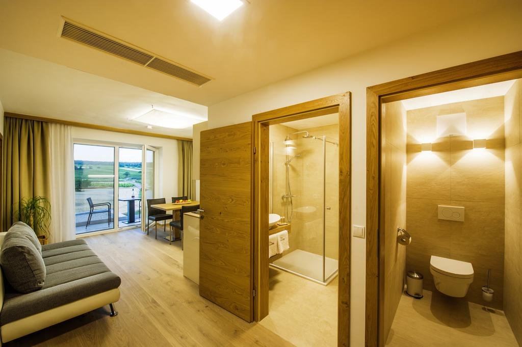 Gut Leithaberg - carbon neutral hotel in Jois