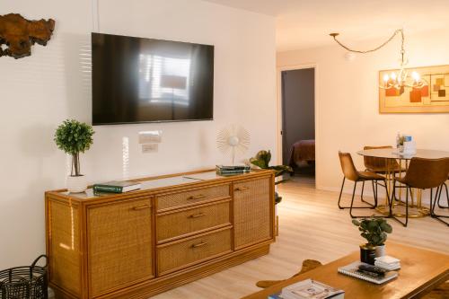 Waterfront River Apartments — 4-Star Luxury Hotel in Rogue River, United States