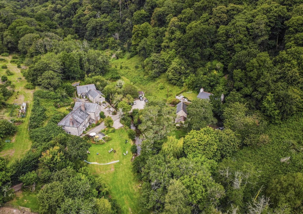 Watermill Cottages 18th Century converted Mill 10 mins from beach — 4-Star Luxury Hotel in Dartmouth, United Kingdom