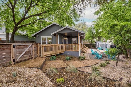 Oak Grove Bungalow — 4-Star Luxury Hotel in Austin, United States