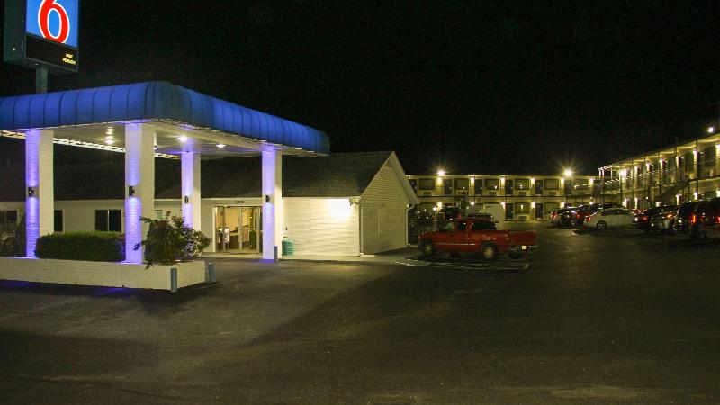 Motel6 Fayetteville AR - photo 14