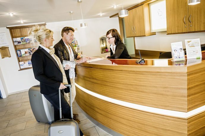 Vagabond Executive Inn - photo 10