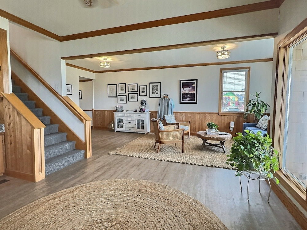 Lighthouse View Oceanfront Lodging - photo 4
