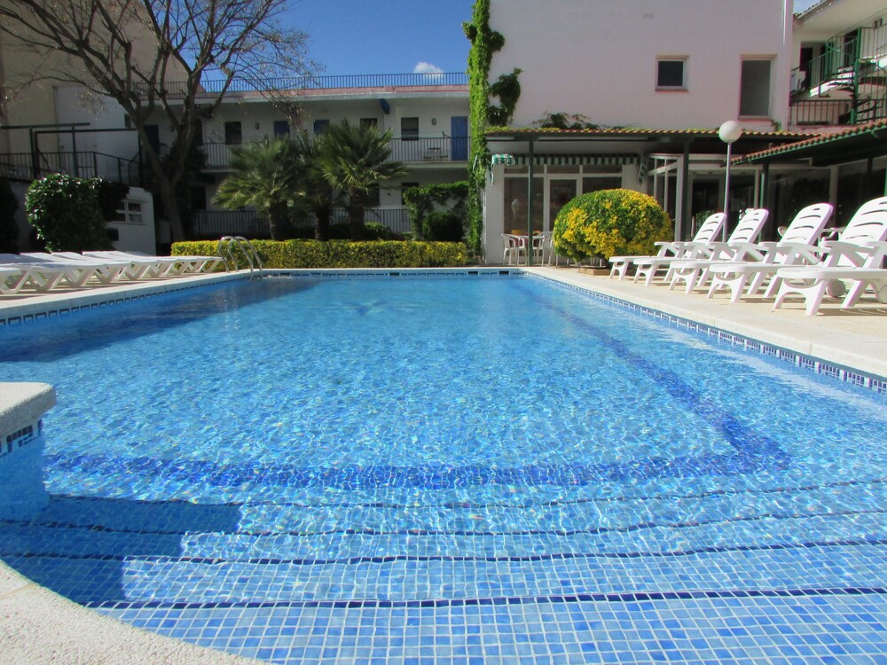Hotel Yola — Torredembarra — photo 2