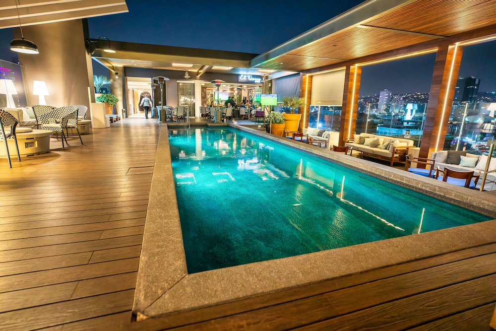 Rooftop pool